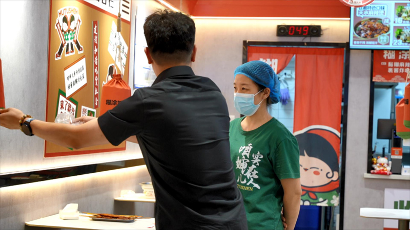 糊涂婶麻辣烫加盟品牌整合了完整供应链配合