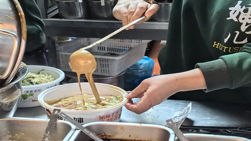 小成本大智慧糊涂婶老式麻辣烫加盟的投资新机遇