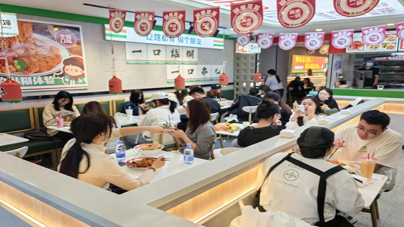 糊涂婶老式麻辣烫店的成长之路从火爆到**