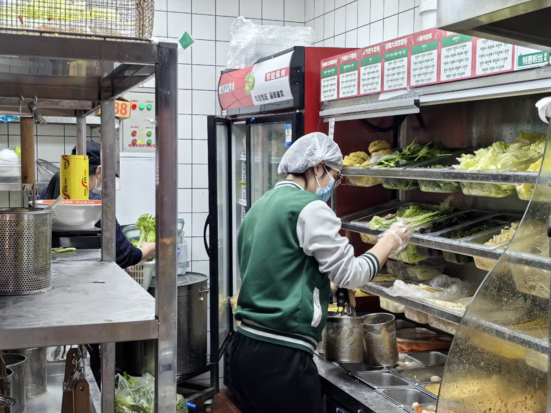 开一家糊涂婶老式麻辣烫加盟店情怀与味蕾的双重盛宴