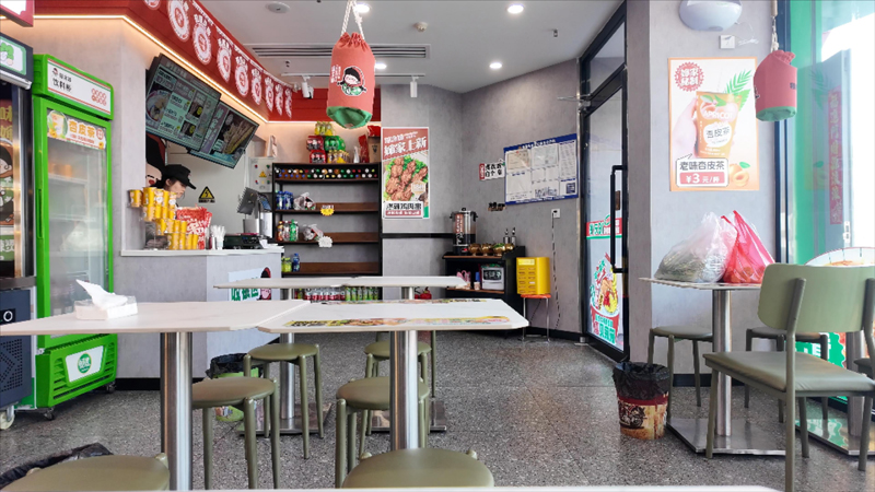 糊涂婶麻辣烫加盟店小成本大智慧助力加盟商轻装上阵