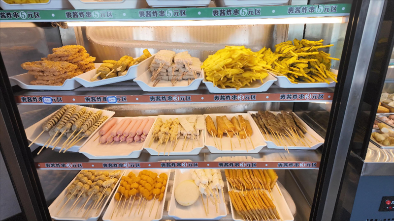 糊涂婶麻辣烫加盟品牌多元化经营不断**市场新风尚