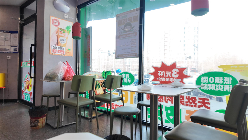 打造温馨就餐环境，提升糊涂婶老式麻辣烫的顾客体验