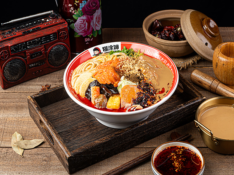 糊涂婶麻辣烫经典风味备受食客追捧，成为加盟热门选项