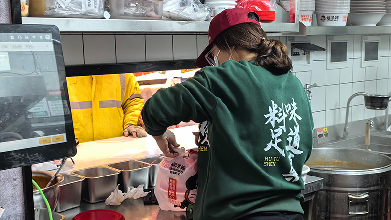 加盟糊涂婶麻辣烫可以为加盟商提供哪些支持