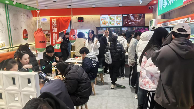糊涂婶麻辣烫加盟店：标准化流程铸就统一美味