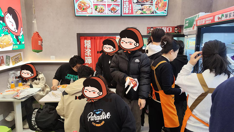 糊涂婶麻辣烫在餐饮加盟行业有哪些优势呢