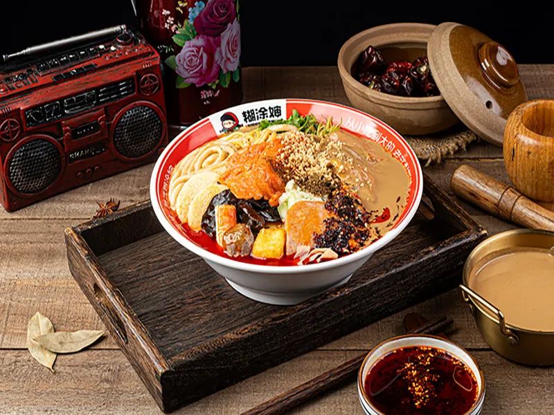 秘制麻酱工艺革新餐饮体验，糊涂婶打造黏糊麻辣烫差异化产品矩阵